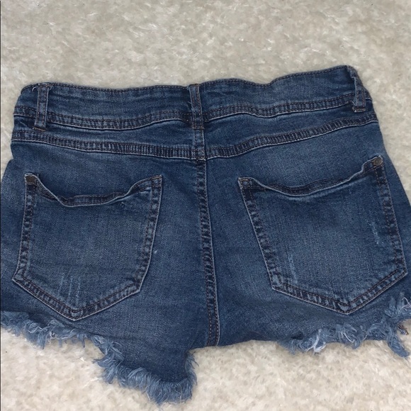 Ardene Jean shorts - Picture 2 of 2